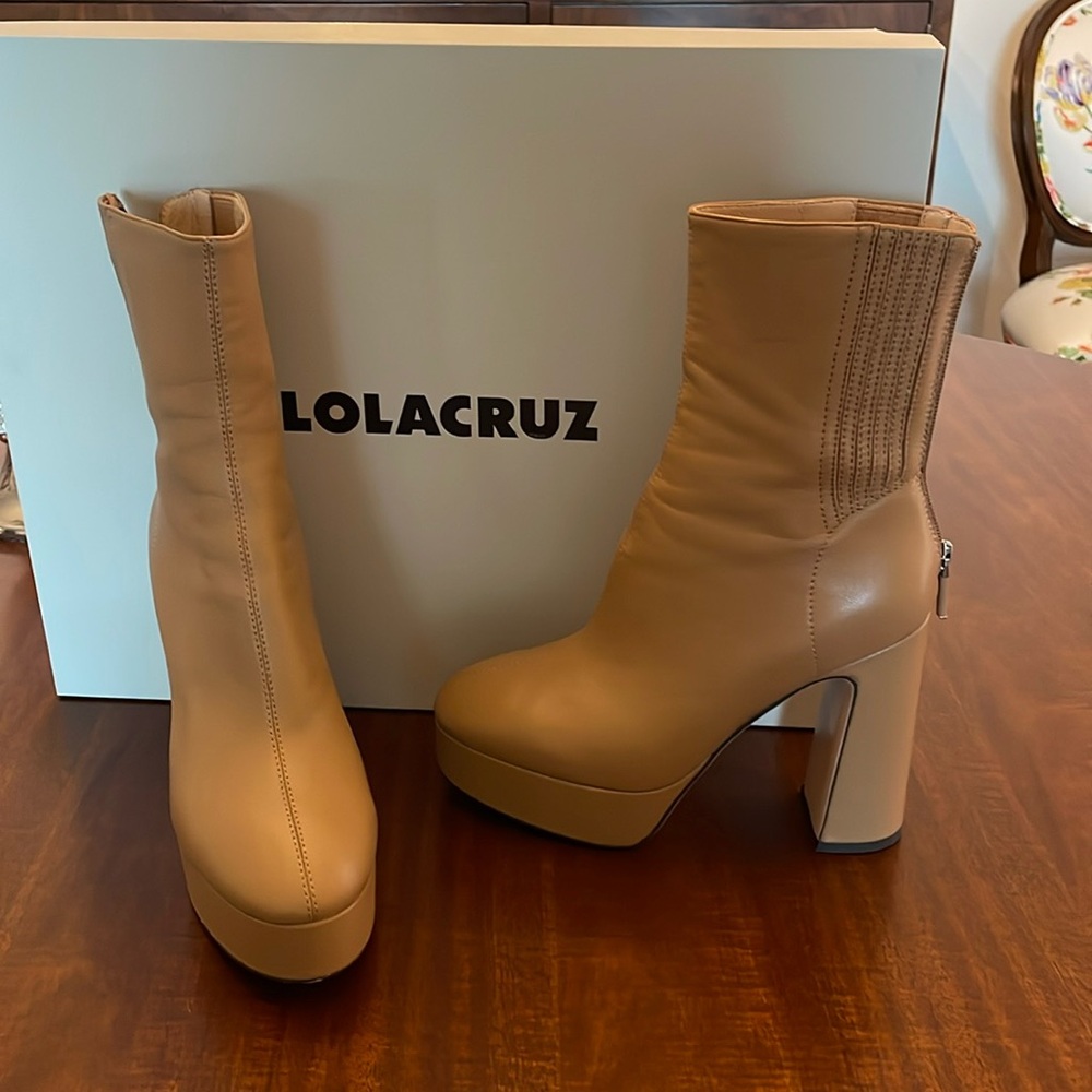 LolaCruz boots